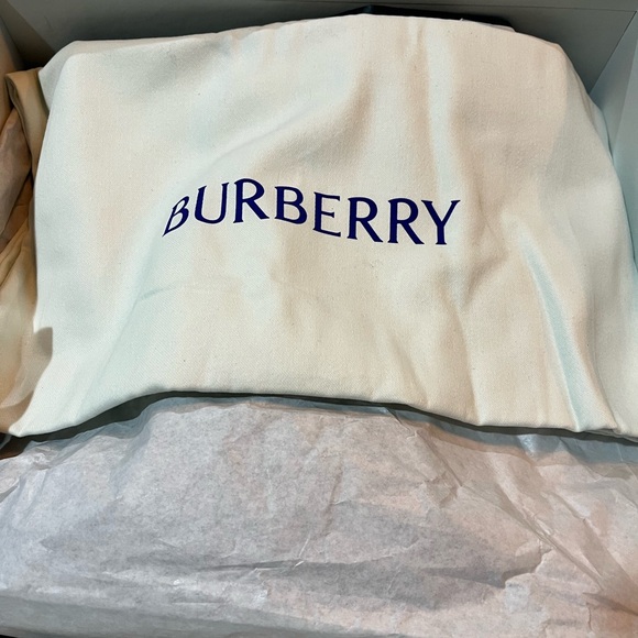 Burberry Marsh Textured Ankle Boot - New in box! Size 40 - Picture 6 of 14